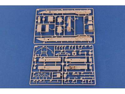 Ciągnik BAZ-64022 z systemem p-lotniczym 5P85TE2 TEL S-400  - zdjęcie 12