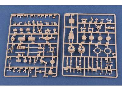 Ciągnik BAZ-64022 z systemem p-lotniczym 5P85TE2 TEL S-400  - zdjęcie 18