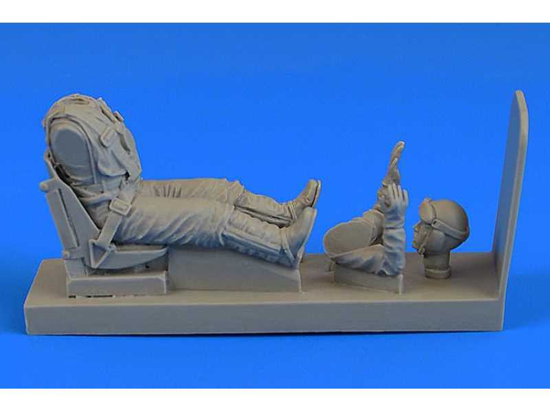 German Luftwaffe Pilot with seat for Fw 190 - Hasegawa/Revell - zdjęcie 1 German Luftwaffe Pilot with seat for Fw 190 - Hasegawa/Revell - zdjęcie 1