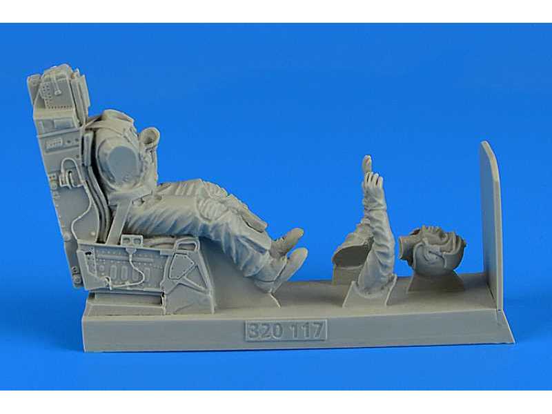 USAF Fighter Pilot with ejection seat - Revell/Tamiya - zdjęcie 1 USAF Fighter Pilot with ejection seat - Revell/Tamiya - zdjęcie 1