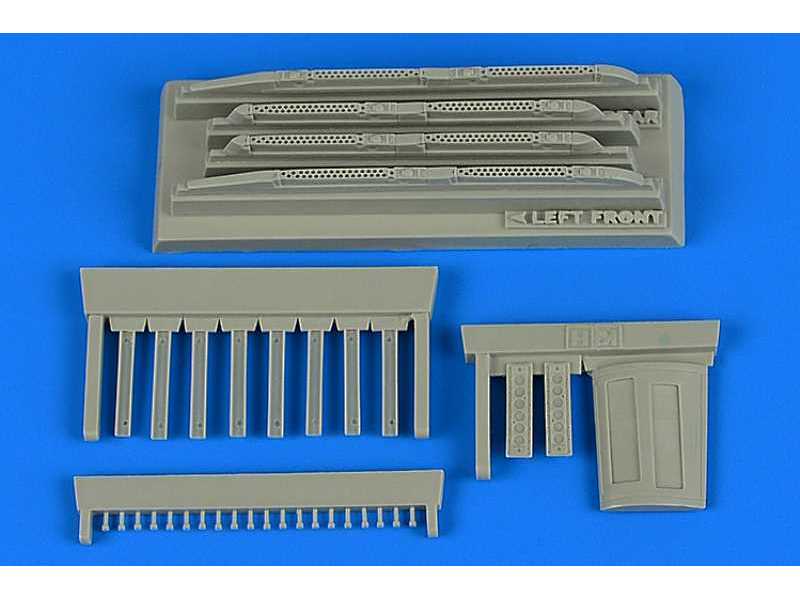 Su-17/22M3/M4 Fitter K covered chaff/flare dispensers - Kitty Ha - zdjęcie 1 Su-17/22M3/M4 Fitter K covered chaff/flare dispensers - Kitty Ha - zdjęcie 1