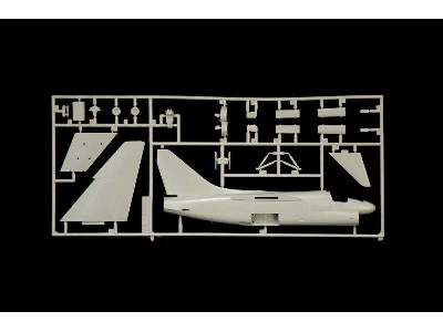 LTV A-7E Corsair II - zdjęcie 9