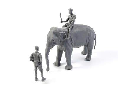 WWii RAF Mechanic In India + Elephant With Mahout - zdjęcie 1