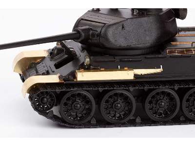 T-34/85 1/35 - Zvezda - zdjęcie 8