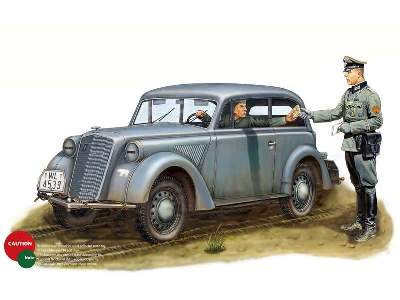 Niemiecki samochód sztabowy Opel Stabswagen Model 1937 z załogą - zdjęcie 1