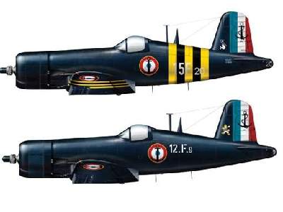 Vought F4U-7 Corsair - zdjęcie 2