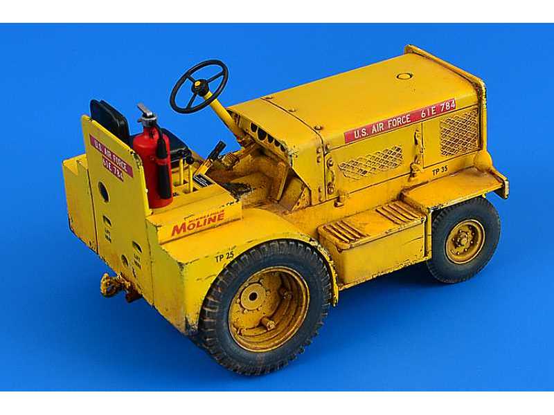 Minneapolis-Moline MT-40 Tow Tractor (USAF, US ARMY, CIV.) - zdjęcie 1 Minneapolis-Moline MT-40 Tow Tractor (USAF, US ARMY, CIV.) - zdjęcie 1