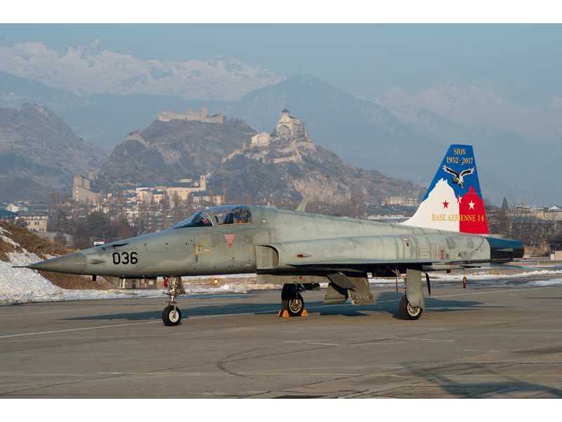 Northrop F-5E lotnictwo szwajcarskie - zdjęcie 1
