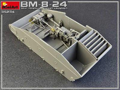 BM-8-24 samobieżna wyrzutnia rakiet - zdjęcie 37