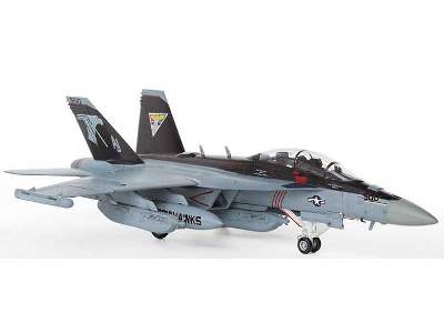 EA-18G Growler VAQ-141 Shadowhawks - zdjęcie 4