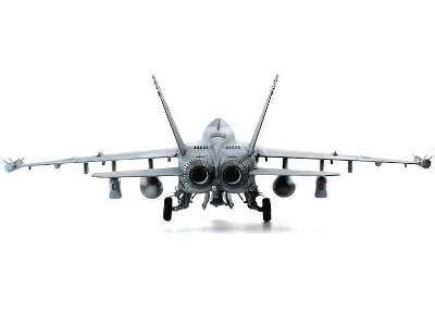 EA-18G Growler VAQ-141 Shadowhawks - zdjęcie 7