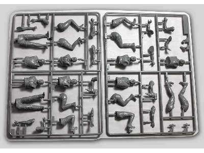 Figurki Tire Changing Pit Crew Figure Set - zdjęcie 2