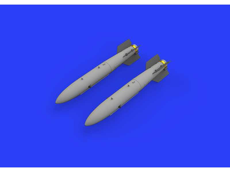 B43-0 Nuclear Weapon w/  SC43-4/ -7 tail assembly 1/48 - zdjęcie 1