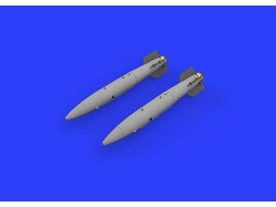 B43-1 Nuclear Weapon w/  SC43-4/ -7 tail assembly 1/48 - zdjęcie 1