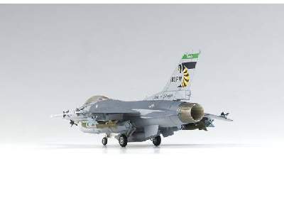 General Dynamics F-16C ANG - zdjęcie 3