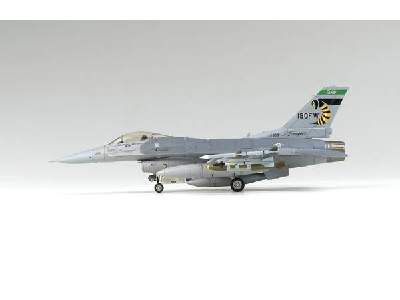 General Dynamics F-16C ANG - zdjęcie 4