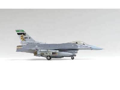 General Dynamics F-16C ANG - zdjęcie 5