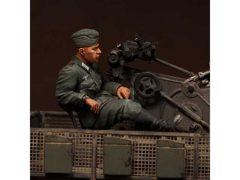 German Antiaircraft Gunner - zdjęcie 1