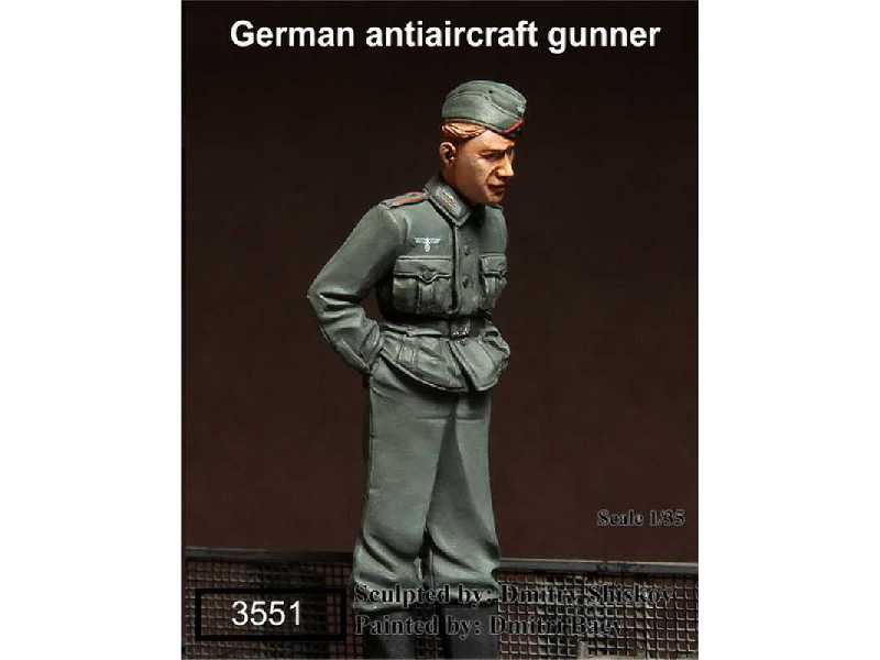 German Antiaircraft Gunner - zdjęcie 1