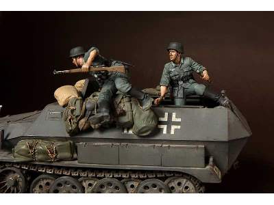 German Panzergrenadiers In Battle. 2 Figures - zdjęcie 3