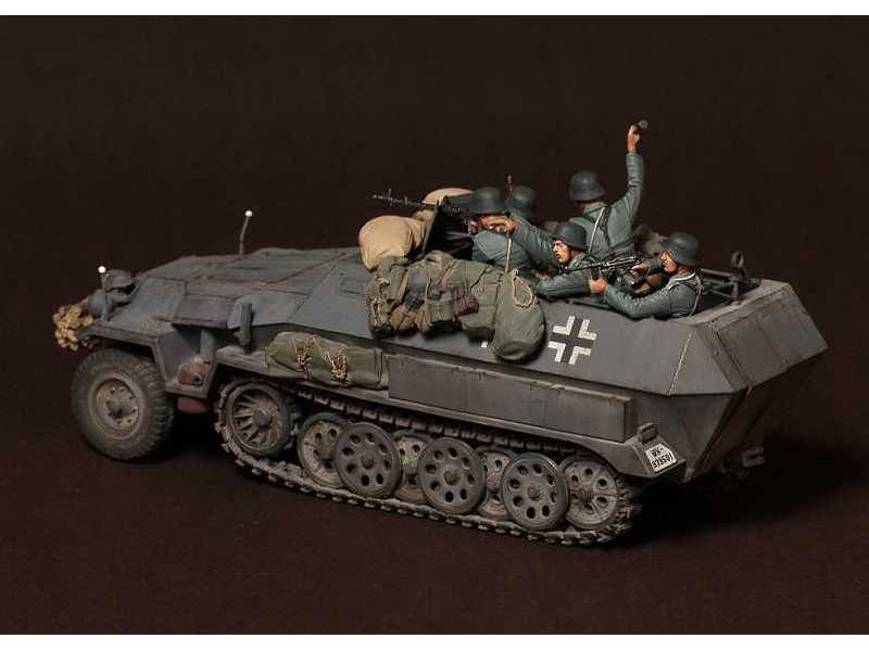 German Panzergrenadiers In  Battle. WW Ii 5 Figures - zdjęcie 1