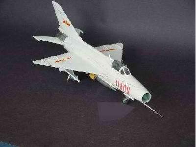 Chiński myśliwiec F-7 II (Chengdu J-7) - zdjęcie 3