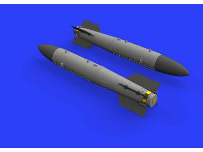 B43-0 Nuclear Weapon w/  SC43-4/ -7 tail assembly 1/72 - zdjęcie 3