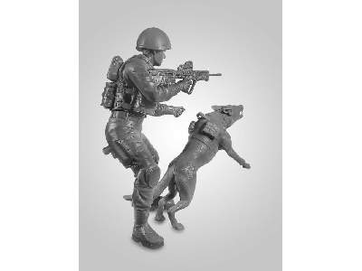 Członek izraelskiego oddziału specjalnego OKETZ z psem - zdjęcie 6