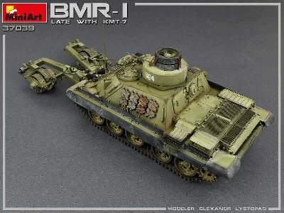 BMR-1 późny z trałem KMT-7 pojazd rozminowania pola walki - zdjęcie 37