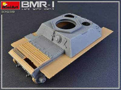 BMR-1 późny z trałem KMT-7 pojazd rozminowania pola walki - zdjęcie 62