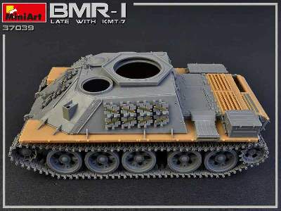 BMR-1 późny z trałem KMT-7 pojazd rozminowania pola walki - zdjęcie 71