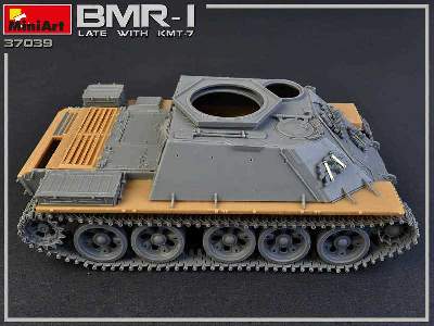 BMR-1 późny z trałem KMT-7 pojazd rozminowania pola walki - zdjęcie 72
