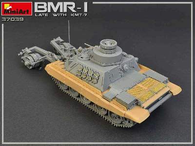 BMR-1 późny z trałem KMT-7 pojazd rozminowania pola walki - zdjęcie 96