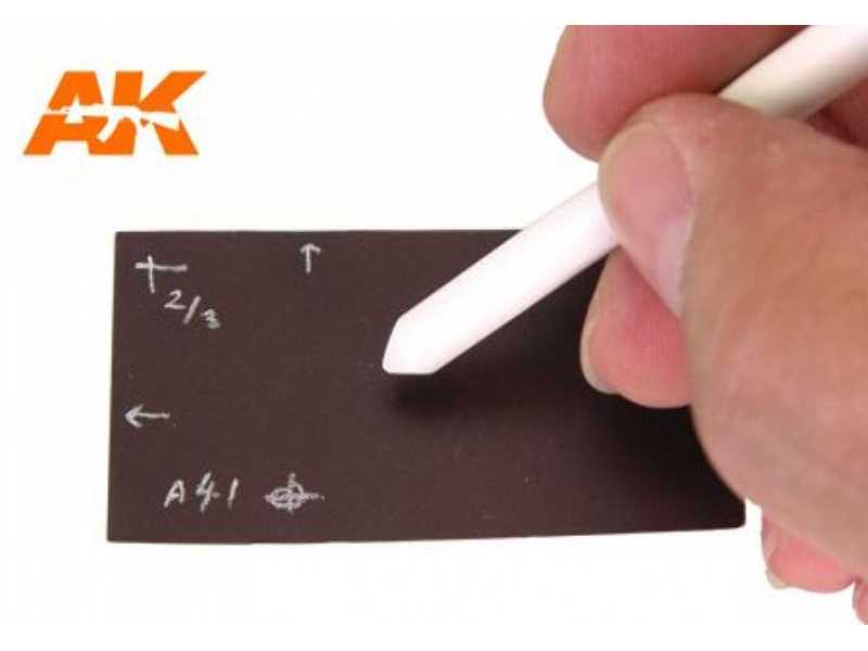 White Chalk Lead - zdjęcie 1 White Chalk Lead - zdjęcie 1