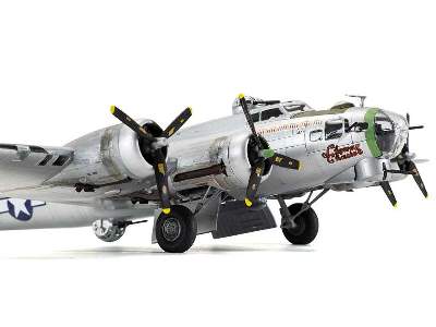 Boeing B-17G Flying Fortress - zdjęcie 2