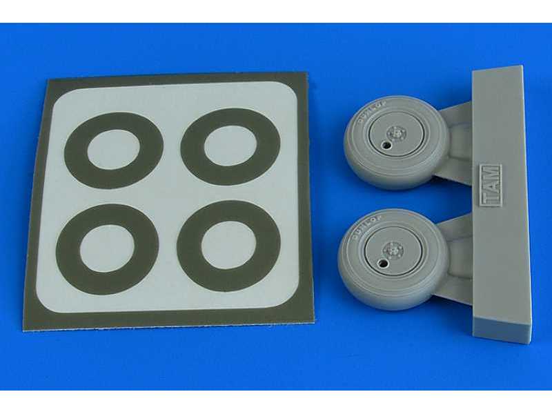 Spitfire Mk.I wheels (with covers) & paint masks - Tamiya - zdjęcie 1 Spitfire Mk.I wheels (with covers) & paint masks - Tamiya - zdjęcie 1
