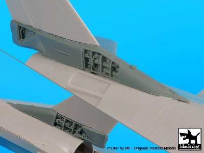 F-16 C Tail Electronics For Tamiya - zdjęcie 1