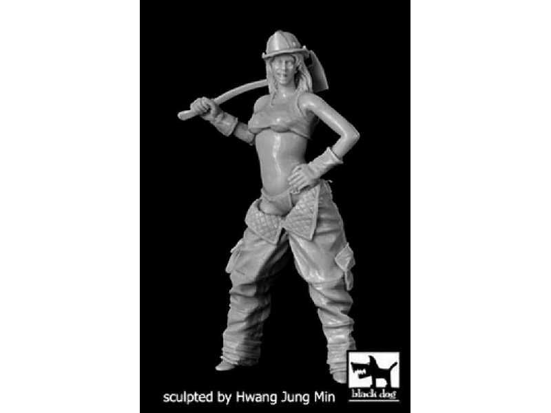 Firewoman N°2 - zdjęcie 1 Firewoman N°2 - zdjęcie 1