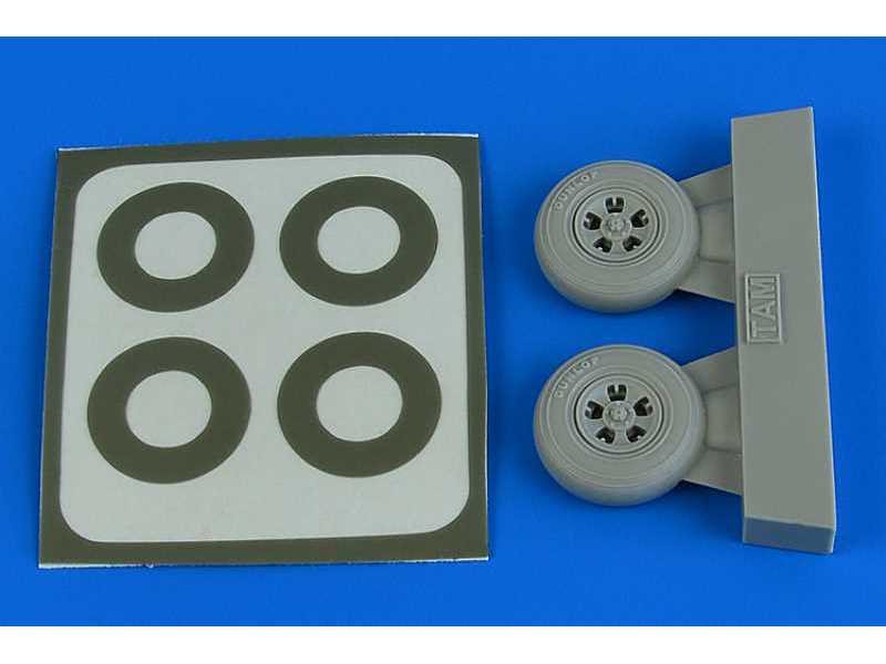 Spitfire Mk.I wheels (5-Spoke) & paint masks - Tamiya - zdjęcie 1 Spitfire Mk.I wheels (5-Spoke) & paint masks - Tamiya - zdjęcie 1