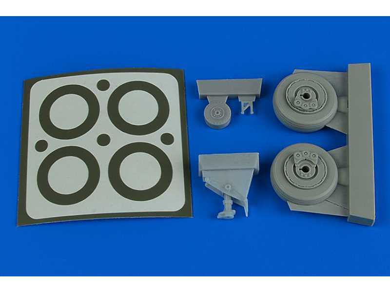 A-1J Skyraider wheels & paint masks - Tamiya - zdjęcie 1