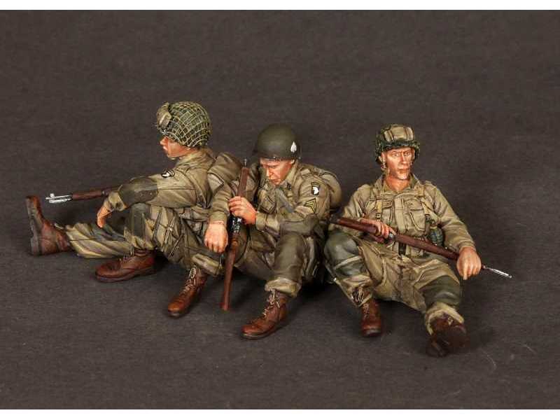 U.S. Army Airbornes And Sgt. On Rest 3 Figures - zdjęcie 1 U.S. Army Airbornes And Sgt. On Rest 3 Figures - zdjęcie 1