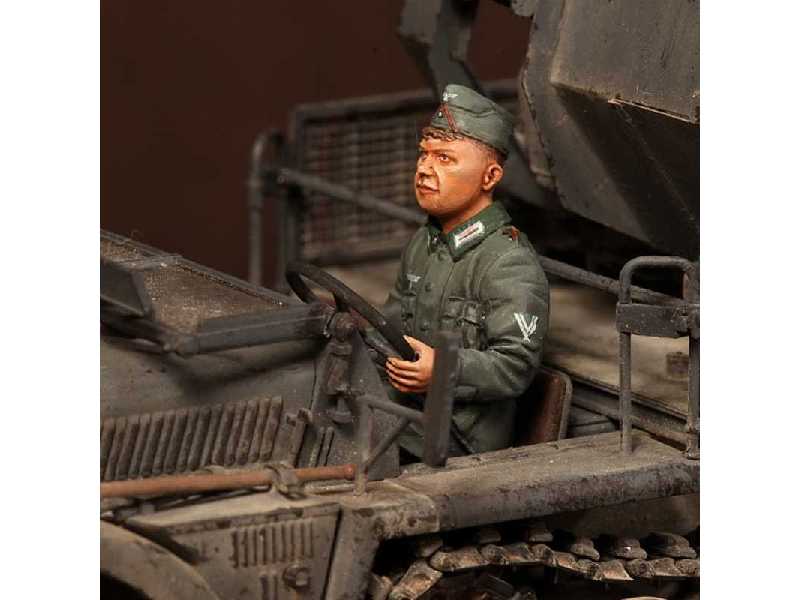 Driver For Sd.Kfz.10/4 - zdjęcie 1 Driver For Sd.Kfz.10/4 - zdjęcie 1