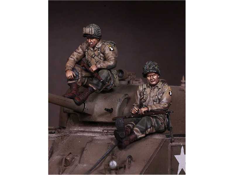 U.S. Army Airbornes On Sherman - zdjęcie 1