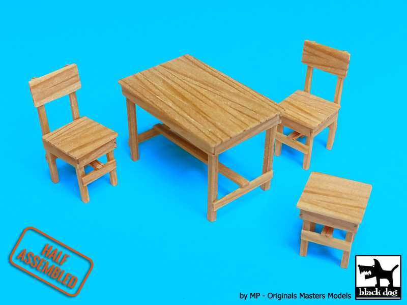 Wooden Table And Chairs - zdjęcie 1