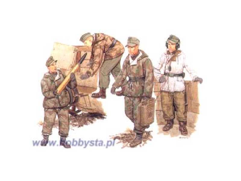Figurki GERMAN SELF-PROPELLED GUN CREW - zdjęcie 1 Figurki GERMAN SELF-PROPELLED GUN CREW - zdjęcie 1
