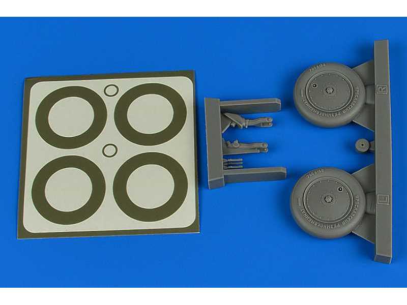 I-16 wheels & paint masks - Hasegawa/Revell - zdjęcie 1 I-16 wheels & paint masks - Hasegawa/Revell - zdjęcie 1