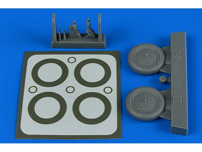 I-16 wheels & paint masks - ICM - zdjęcie 1 I-16 wheels & paint masks - ICM - zdjęcie 1