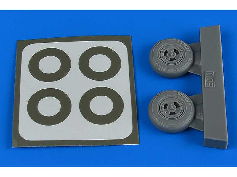 Spitfire Mk.IX wheels (3-spoke) & paint masks - Eduard - zdjęcie 1 Spitfire Mk.IX wheels (3-spoke) & paint masks - Eduard - zdjęcie 1