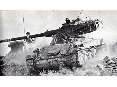 AMX-13/75 lekki czołg francuski - zdjęcie 24