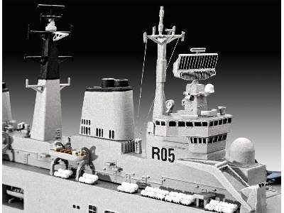 HMS Invincible - Wojna o Falklandy-Malwiny - zdjęcie 3